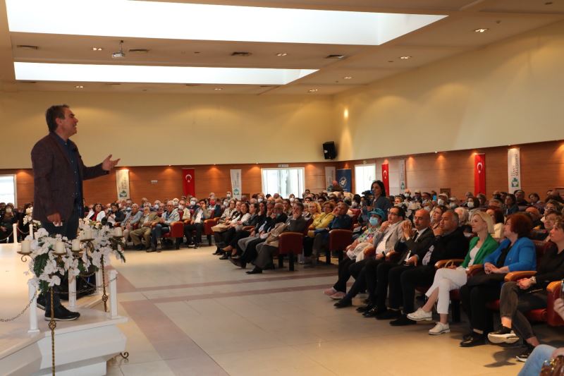 TARİHÇİ SİNAN MEYDAN 19 MAYIS RUHU VE İZMİT’İ ANLATTI