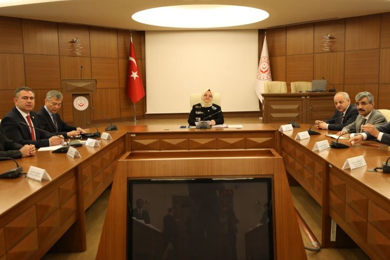 Bakan Selçuk; “SGK ile TEB Arasında İmzalanan Protokol ile Eczacılarımıza 230 Milyon Lira İyileştirme Sağladık”
