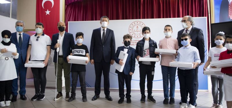 GÖRME YETERSİZLİĞİ OLAN ÖĞRENCİLERİMİZİ 