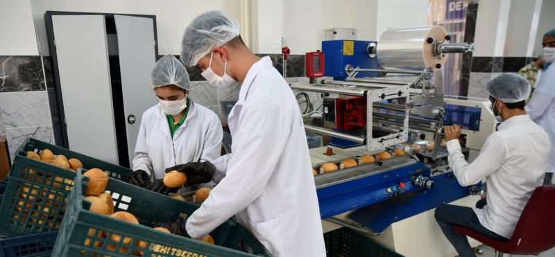 LİSELİLERİN YAPTIĞI EKMEKLER, RAMAZANDA YÜZLERİ GÜLDÜRÜYOR