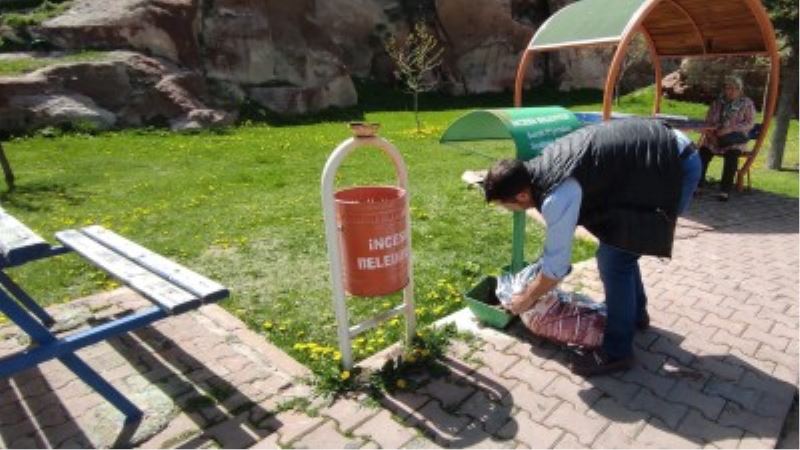 Sevimli dostlarımız için ilçemize bağlı besleme noktalarında yemleme ve mama dağıtımı işlemi ekiplerimiz tarafından gerçekleştirilmiştir.