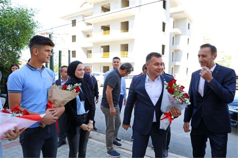 BAŞKAN YÜCEL EĞİTİME KAZANDIRDIĞI PAYALLAR ÇOK PROGRAMLI ANADOLU LİSESİ’NDE ÖĞRENCİLERLE BULUŞTU