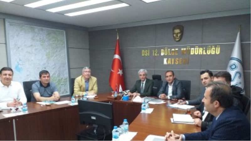 Belediye Başkanımız Av. Mustafa İLMEK D.S.İ. 12. Bölge Müdürlüğünü ziyaret ederek ilçemizde yapılacak yatırımlarla ilgili toplantıda sorun ve beklentileri dile getirdi.Daha güzel İncesu için çalışıyoruz...