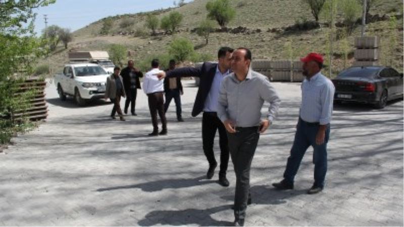 Belediye Başkanımız Av. Mustafa İLMEK ilçemize bağlı Derebağ mahallesindeki Aksu Çeşmesi ve piknik alanında yapılan parke çalışmasını yerinde inceledi. Daha güzel İncesu için çalışıyoruz...