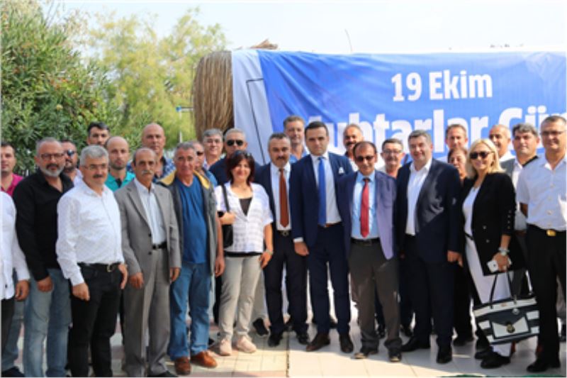 Başkan Oran muhtarlarla bir araya geldi “Çeşme için el ele çalışacağız!”