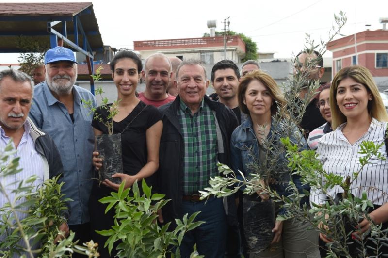 SEYHANLI ÇİFTÇİLERE 200 BİN FİDE VE 25 BİN FİDAN DESTEĞİ