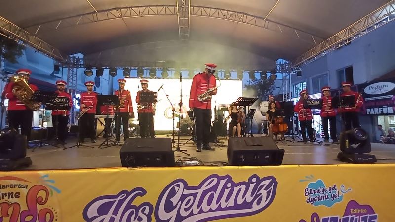 İZMİT BELEDİYE BANDOSU MÜZİKLERİYLE EDİRNE’DEKİ FESTİVALDE TAM NOT ALDI
