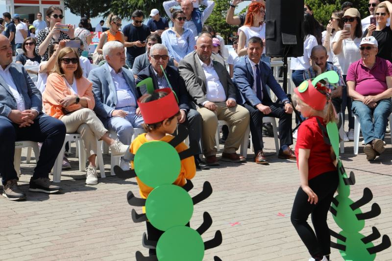 İZMİT BELEDİYESİ ÜST YÖNETİMİ ‘ARAŞTIRMACI ÇOCUK BİLİM ŞENLİĞİ’NE KATILDI