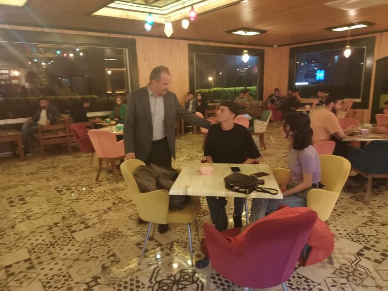 BAŞKANIMIZ, ÜNİVERSİTE GENÇLİĞİYLE BİR ARADA