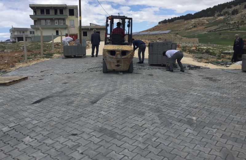 PETROL MAHALLESİ YOLLARINA KİLİTLİ PARKE TAŞI DÖŞENİYOR