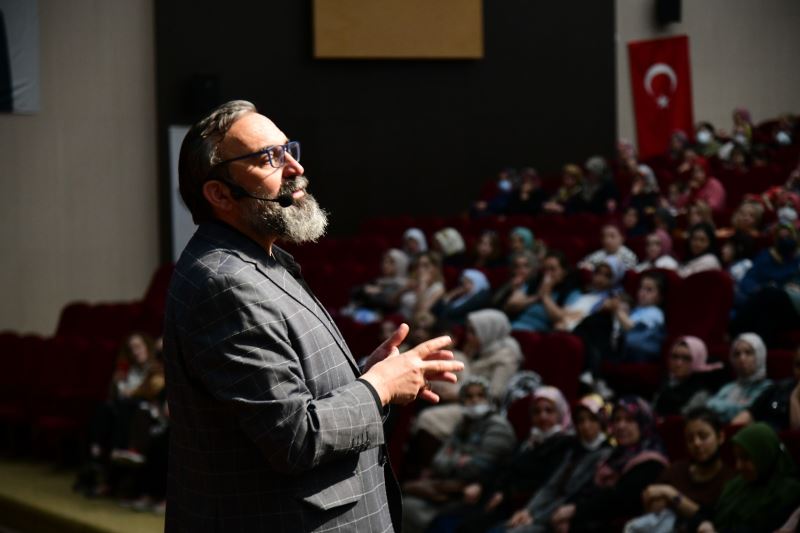 “Aile Olmak” Konferansına Büyük İlgi