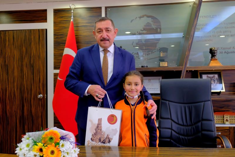 Başkan Vidinlioğlu: “Çocuklarımızın En Güzel Makamı Gönüllerimizin En Özel Köşesidir”