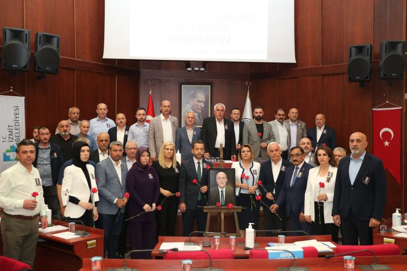 İZMİT BELEDİYE MECLİS’İ ERSİN ALPASLAN’I UNUTMADI