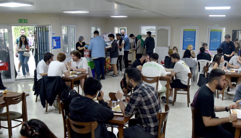 ÖĞRENCİLER YEMEK HİZMETİNDEN ÇOK MEMNUN
