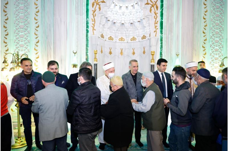 Sultangazi Belediyesi Bayramı İkramlarla Karşıladı