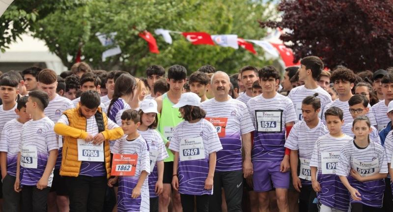 19 Mayıs Gençlik ve Halk Koşusuna Coşkulu Katılım