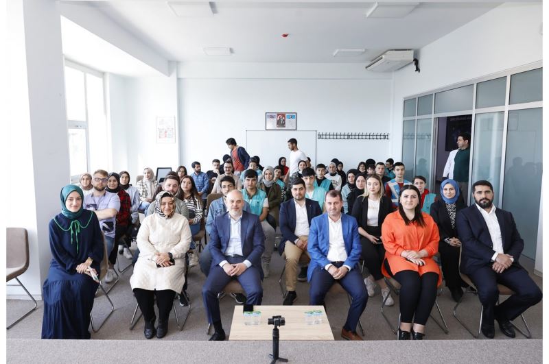 Sultangazili Gençler Diplomasi Dünyasının Uzman İsimleriyle Buluşuyor