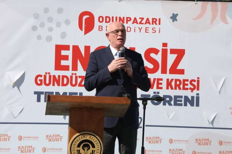 ODUNPAZARI’NDA ‘ENGELSİZ KREŞİN’ TEMELİ ATILDI