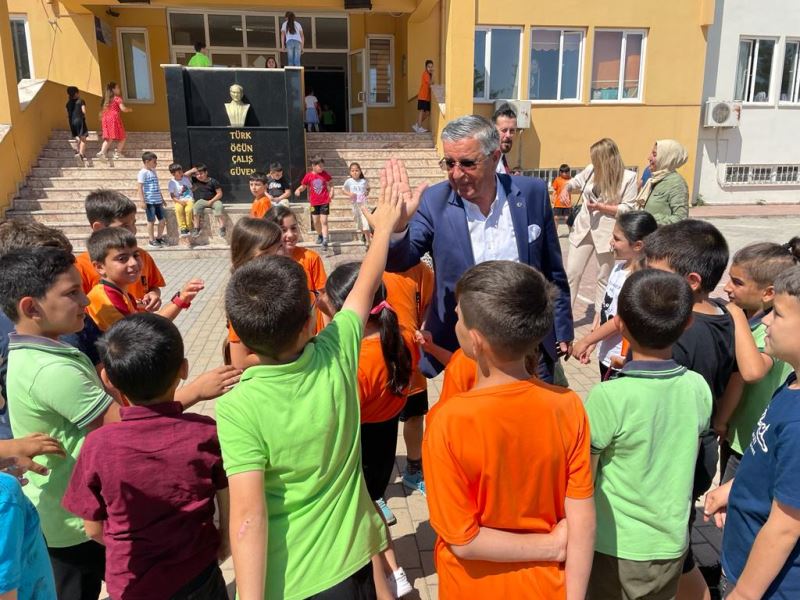 KEMER BELEDİYESİ MUSTAFA RÜŞTÜ TUNCER İLKOKULU’NUN İÇ VE DIŞ BOYALARINI YENİLEYECEK
