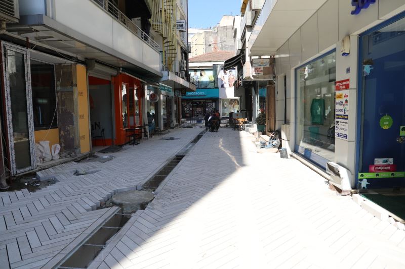FETHİYE CADDESİ DAR SOKAK YENİ MODERN GÖRÜNTÜSÜNE YAKLAŞIYOR
