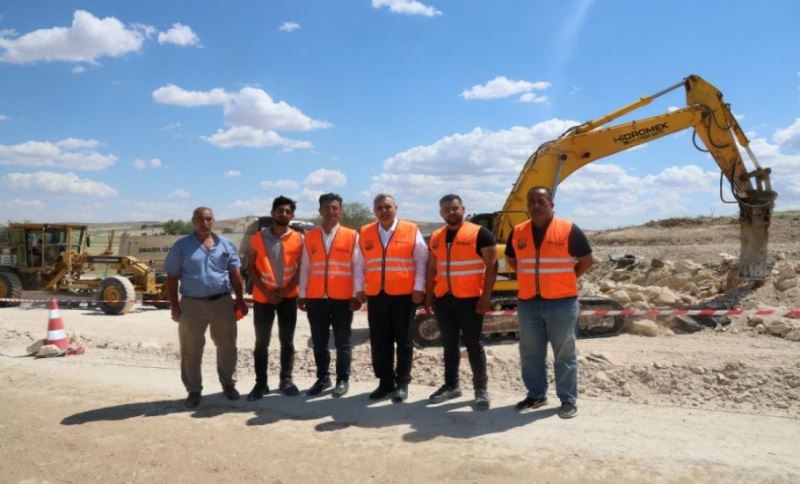 Başkan Beyazgül Bozova Çatak Yol Genişletme Çalışmalarını İnceledi