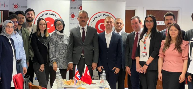 BAKAN ÖZER, YLSY BURSUYLA İNGİLTERE