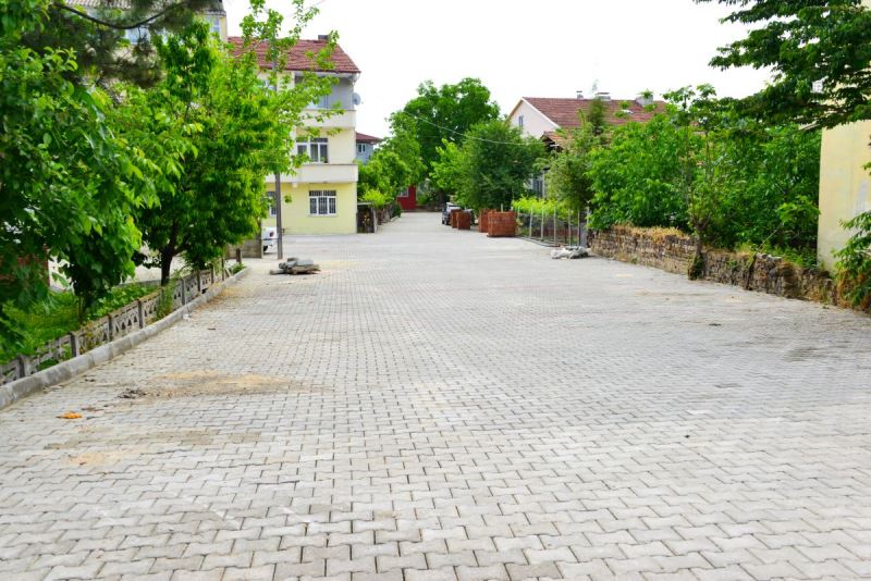 Yıldırım Beyazıt Mahallesi, Velizade Kırımcalar Cami ve Ceylan Sokak’ta parke çalışmalarımızı tamamlayıp güzel bir görünüme kavuşturduk.