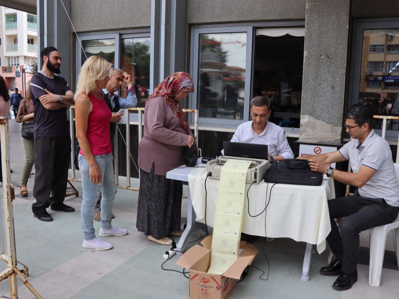 Vatandaşlar Nazilli Belediyesi’nin mobil vezne hizmetinden memnun