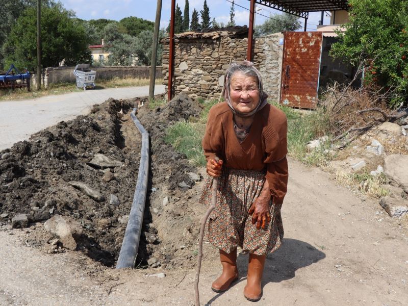 Şadiye nine istedi Başkan Özcan yaptı YAZIRLI’YA 3 YOL BİRDEN