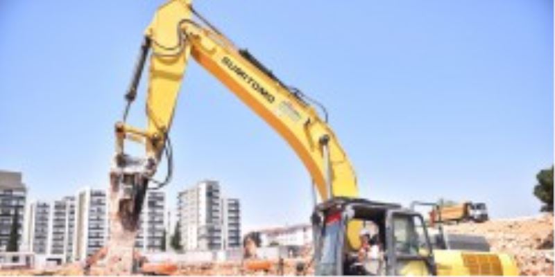 Tütüncü, Antalya’nın en büyük kütüphanesine ilk kazmayı vurdu