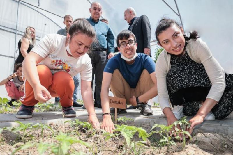 Konak’ın Özel Çocuklarına Bahçe Terapisi