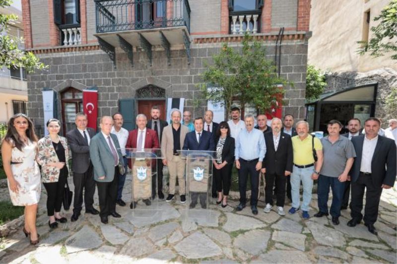 Konak Belediyesi ile Balkan ve Ada Türkleri Dernekleri Arasında İşbirliği Protokolü İmzalandı