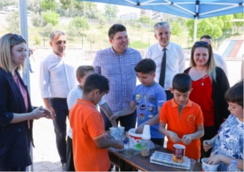 Bucalı çocuklar Başkan Kılıç’la “tohum topu” yaptı