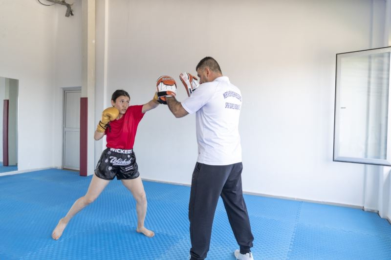 Mersin Büyükşehir’in Kick Boks ve Muaythai Kursları Başladı