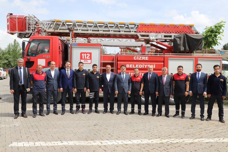 Kaymakam / Belediye Başkan V. Mehmet Tunç; Polis, Jandarma, Belediye ve Hastane Personelleri ile Hastanede Tedavi Gören Hastaların Ramazan Bayramını Kutladı.