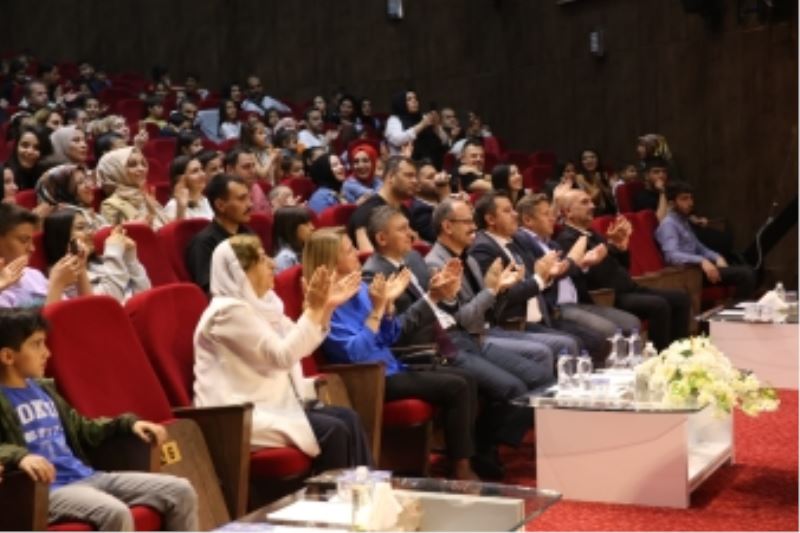 ÇOCUKLARDAN 23 NİSAN’A ÖZEL KORO KONSERİ