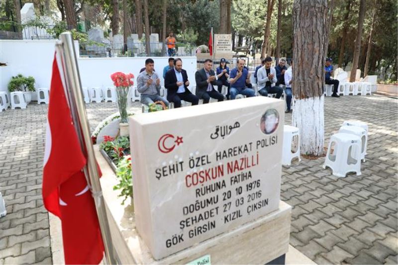 BAŞKAN YÜCEL’DEN ŞEHİTLİĞE VE KİMSESİZLER MEZARLIĞI’NA ZİYARET