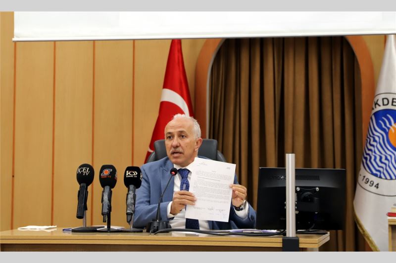BAŞKAN GÜLTAK; “AKDENİZ’E POZİTİF AYRIMCILIK ÇAĞRISINI YİNELEDİ,  HİZMETLERİN ENGELLENMEMESİNİ İSTEDİ”