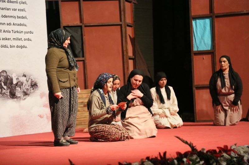 TOROSLAR’DA “KUVAYIMİLLİYE MERSİN” TİYATRO OYUNU,   TARİHTE YOLCULUK YAPTIRDI