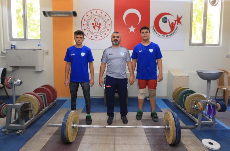 PAMUKKALELİ HALTERCİLER TÜRKİYE ŞAMPİYONASI’NA HAZIR