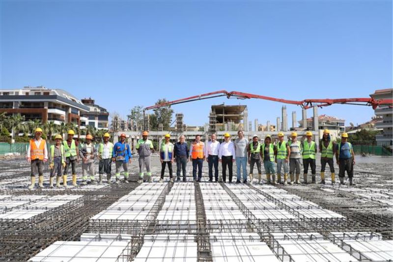 18 FARKLI SPOR BRANŞINA HİZMET VERECEK OBA KAPALI SPOR KOMPLEKSİ HIZLA YÜKSELİYOR