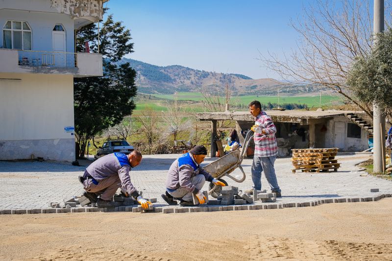 FERHUŞ MAHALLESİNDE YOL STANDARDI YÜKSELİYOR