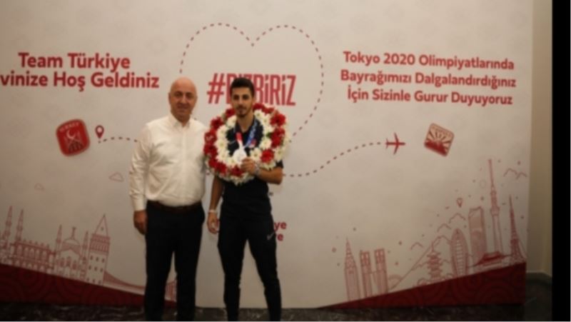ERAY ŞAMDAN, DÜNYA ŞAMPİYONLUĞU İÇİN TATAMİYE ÇIKIYOR