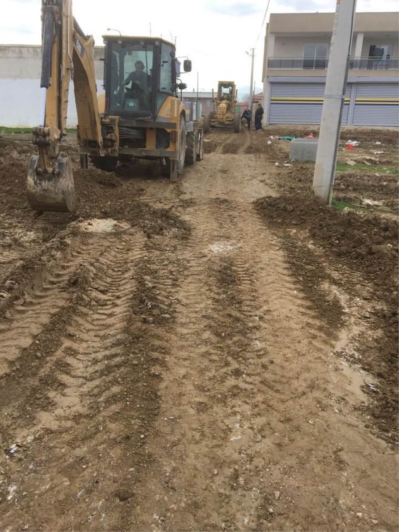 Acarlar mahallemizde gerçekleştirdiğimiz yol yapım, bakım-onarım çalışmaları devam ediyor.