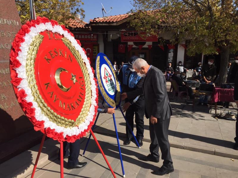 29 Ekim Cumhuriyet Bayramı dolayısıyla Cumhuriyet Meydanında Çelenk koyma töreni düzenlendi