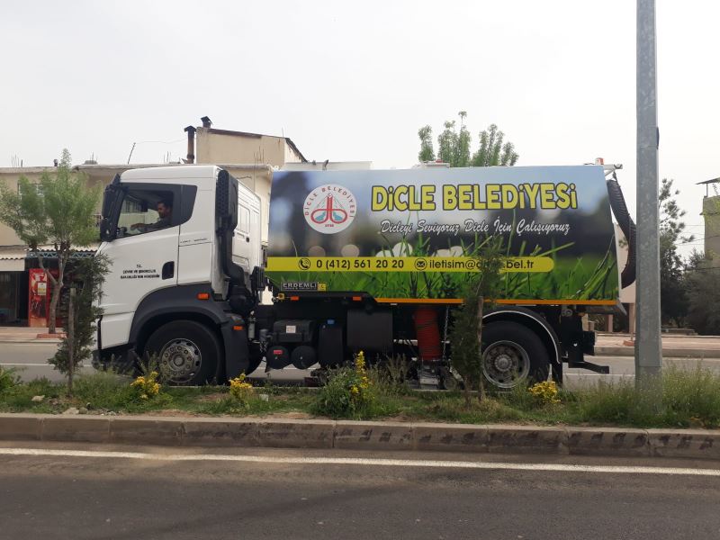 DİCLEYİ SEVİYORUZ DİCLE İÇİN ÇALIŞIYORUZ CADDELERİMİZ YOLLARIMIZ DAHA TEMİZ