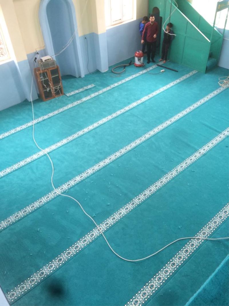 UĞRAK (ZEYDAN) MAHALLEMİZİN ESKİYEN CAMİ HALILARINI YENİLEDİK