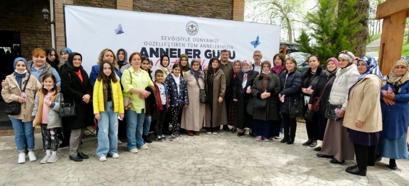 BAŞKAN ŞENLİKOĞLU; “CENNET ANALARIN AYAKLARI ALTINDADIR”
