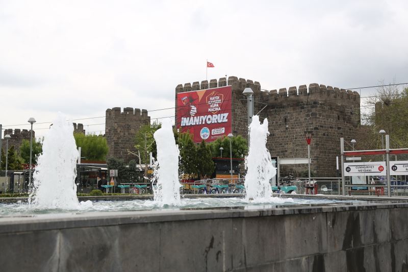 Başkan Büyükkılıç’tan Kayserispor’a ‘Pankartlı’ Destek