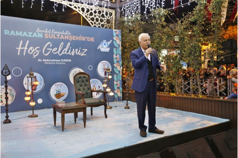 Prof. Dr. Nihat Hatipoğlu’ndan Sultangazi’de Gönüllere Dokunan Ramazan Sohbeti